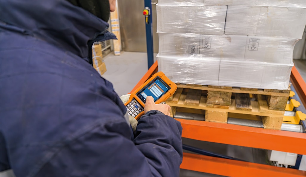El sistema WMS de gestión de almacenes ayuda a controlar la trazabilidad de lotes y a mantener actualizada la información de la mercadería
