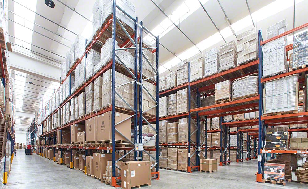 Depósito del operador 3PL Caloni Groupage en Cesano Maderno (Italia)