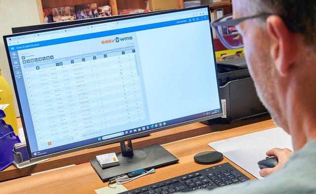 Easy WMS organiza las operativas del depósito de Jolly Softair en San Marino