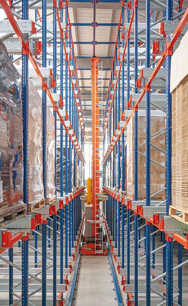 Sistema Pallet Shuttle con transelevador en el depósito de Verlhac