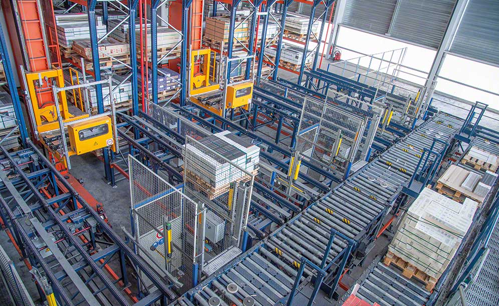 Depósito automático de la distribuidora de materiales de construcción VM Matériaux