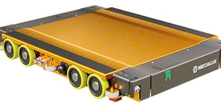 La plataforma de elevación permite transportar los pallets por el interior de los canales