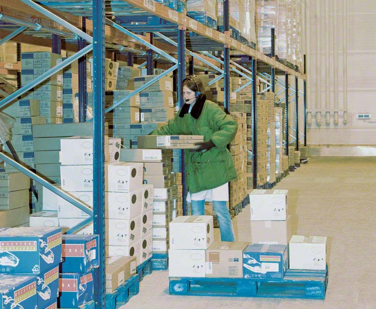 Depósito para picking sobre pallet a nivel del suelo.
