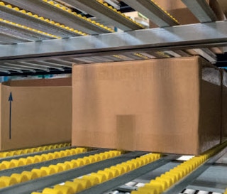 Dos sistemas de almacenaje en el centro de FS.COM en Alemania Dos sistemas de almacenaje en el centro de FS.COM en Alemania